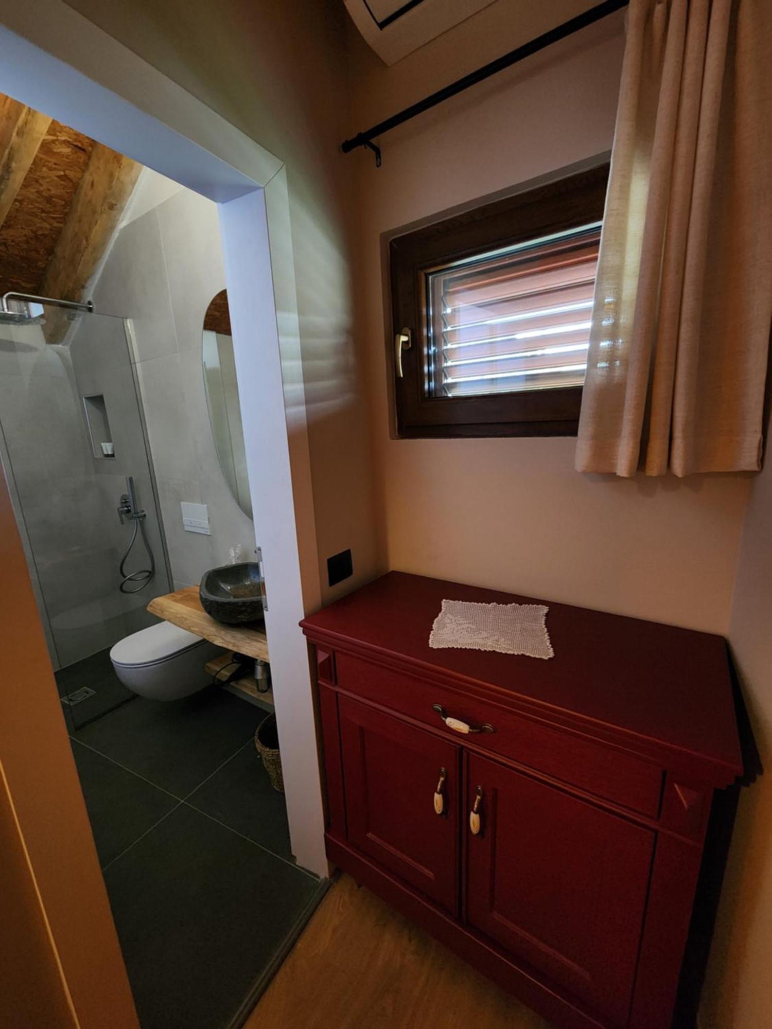 Guesthouse Te Avllia Kelcyre Buitenkant foto